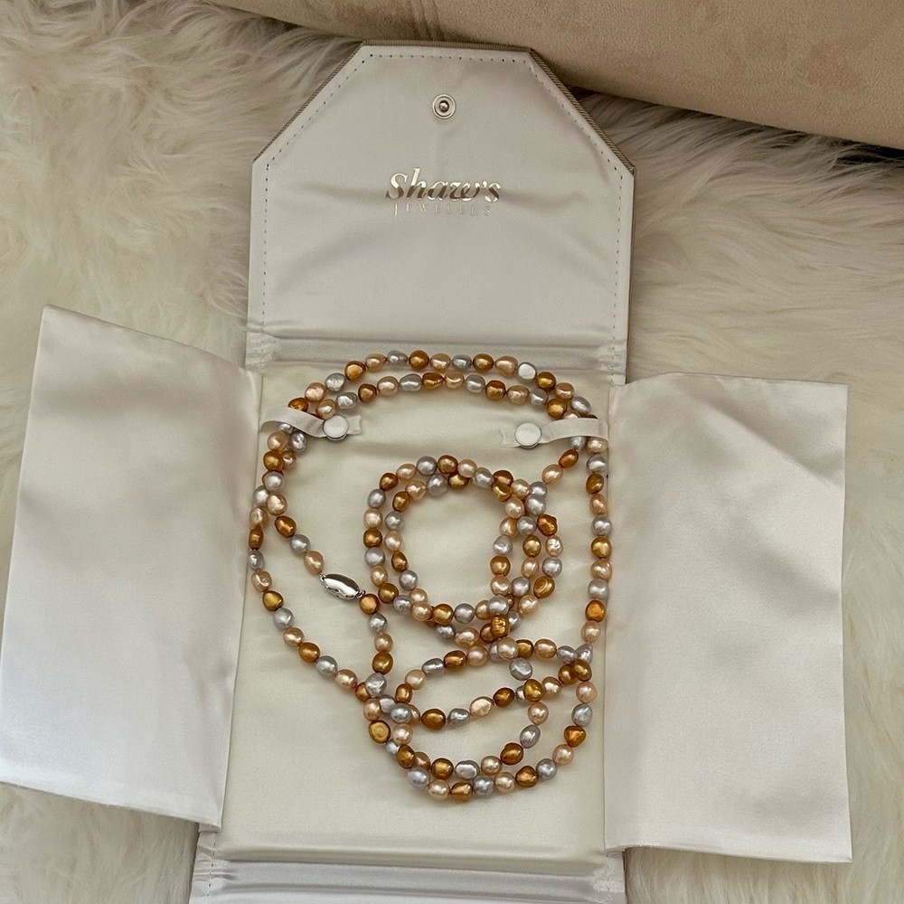 New Shaw’s Jewelers Freshwater Cultured Pearls Necklace and 3 Bracelets Set